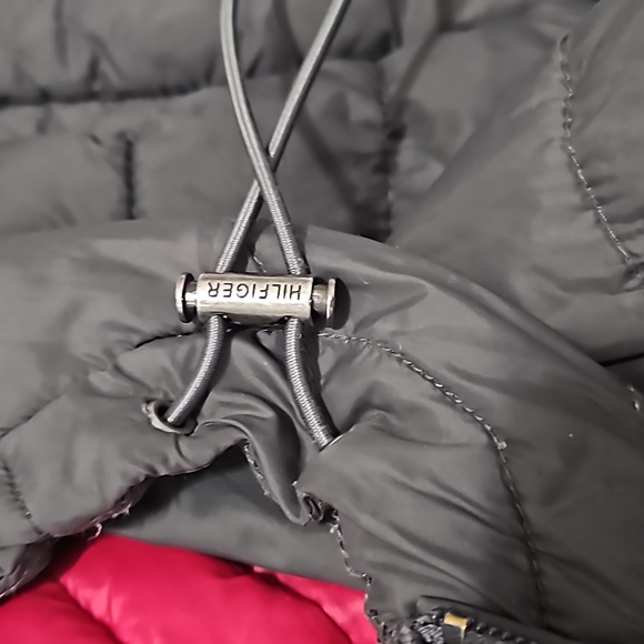 Medium, Tommy Hilfiger Hooded Packable lightweight jacket, Gray and Pink - Picture 7 of 11
